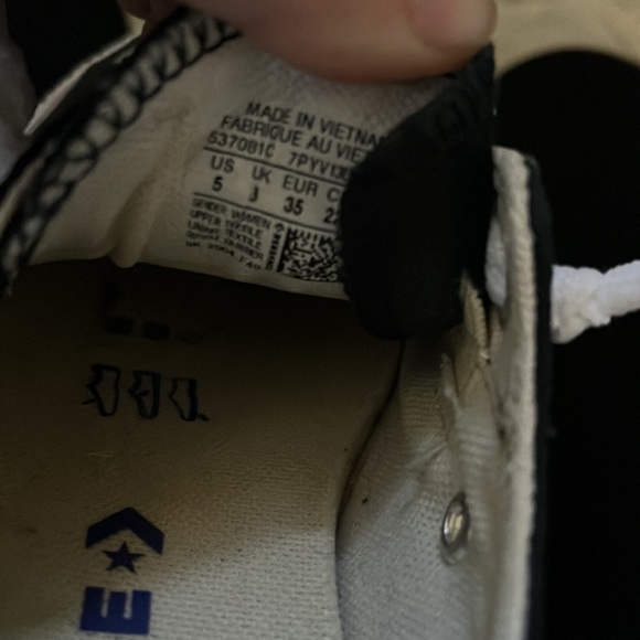 Womens converse - Picture 3 of 3